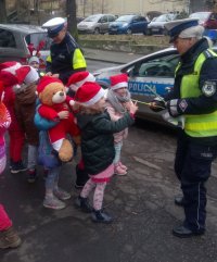 bezpieczny przedszkolak na drodze