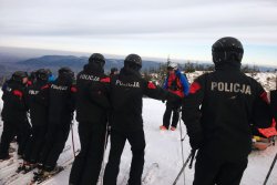 policjanci na stoku