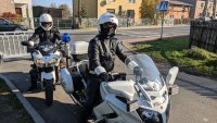 policjanci na motocyklach