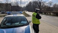 Policjanci podczas akcji &quot;Bezpieczny pieszy&quot;