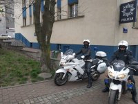 policjanci na motocyklach