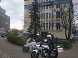 policjanci na motocyklach