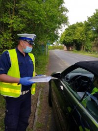 policjanci ruchu drogowego w trakcie działań &quot;NURD&quot;