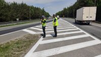 policjanci mysłowickiej drogówki i grupy speed KAP Gliwice podczas działań &quot;Bezpieczna jedynka&quot;