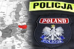 po prawej stronie obrazu mapa europy z zaznaczoną na biało-czerwoną Polską, po prawej stronie część umundurowania policyjnego z napisem &quot;POLICJA&quot; i orłem w koronie