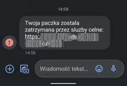 Wiadomość tekstowa o treści: Twoja paczka została zatrzymana przez służby celne: https: treść odnośnika wyblurowana.