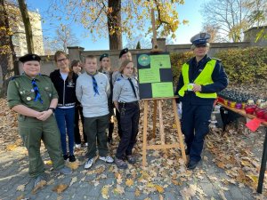 policjantka i harcerze