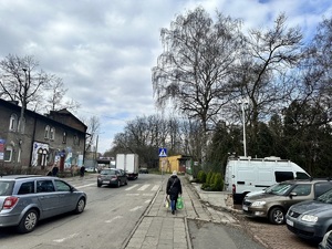 Zdjecie przedstawia Ruchome Stanowisko Dowodzenia, samochód typu bus z kamerami