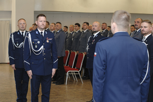 zdjęcie przedstawia moment składania meldunku Zastępcy Komendanta Wojewódzkiego