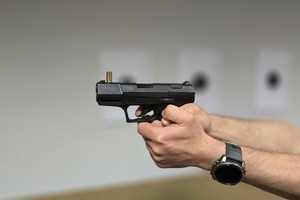 Zdjęcie przedstawia policjantów w trakcie szkolenia