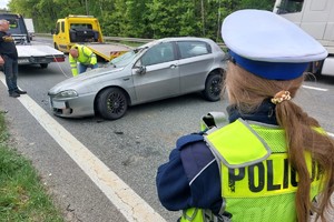 zdjęcie przedstawia miejsce kolizji na drodze s1