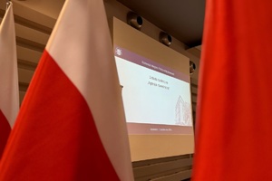 zdjęcie przedstawia uczestników debaty
