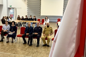 zdjęcie przedstawia uczestników debaty