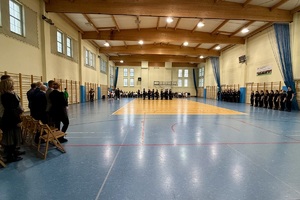 zdjęcie przedstawia przedstawicieli służb mundurowych na uroczystości.