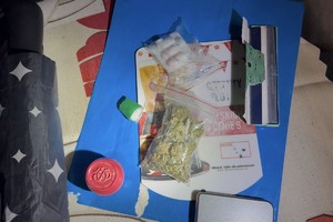 zdjęcie przedstawia zatrzymane narkotyki