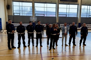 policjanci w trakcie turnieju bezpieczenstwa ruchu drogowego