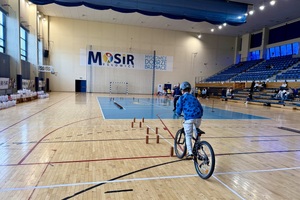 policjanci w trakcie turnieju bezpieczenstwa ruchu drogowego