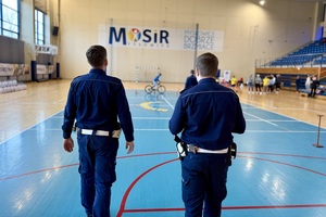 policjanci w trakcie turnieju bezpieczenstwa ruchu drogowego