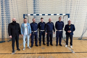 policjanci w trakcie turnieju bezpieczenstwa ruchu drogowego