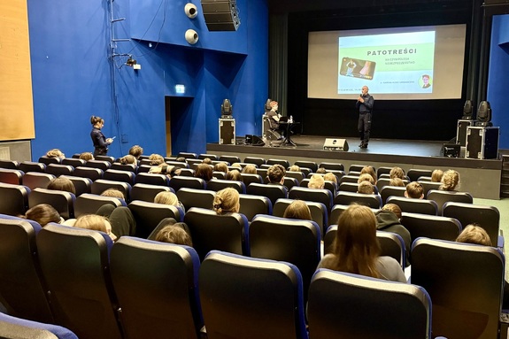 uczestnicy debaty