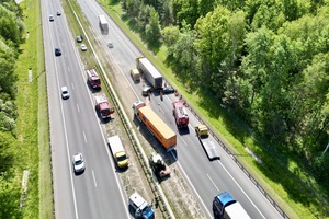 miejsce zdarzenia i działania służb w trakcie wypadku drogowego