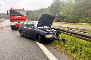 wrak samochodu po zdarzeniu drogowym z nietrzeźwym kierującym
