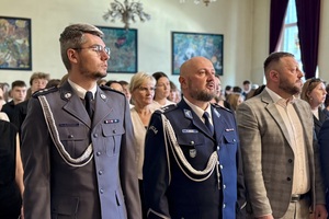 osoby siedzące na widowni
